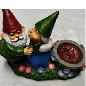 Yankee Candle Gnome Couple Kissing Wishing Well Tea Light Holder 1188709 Resin‎